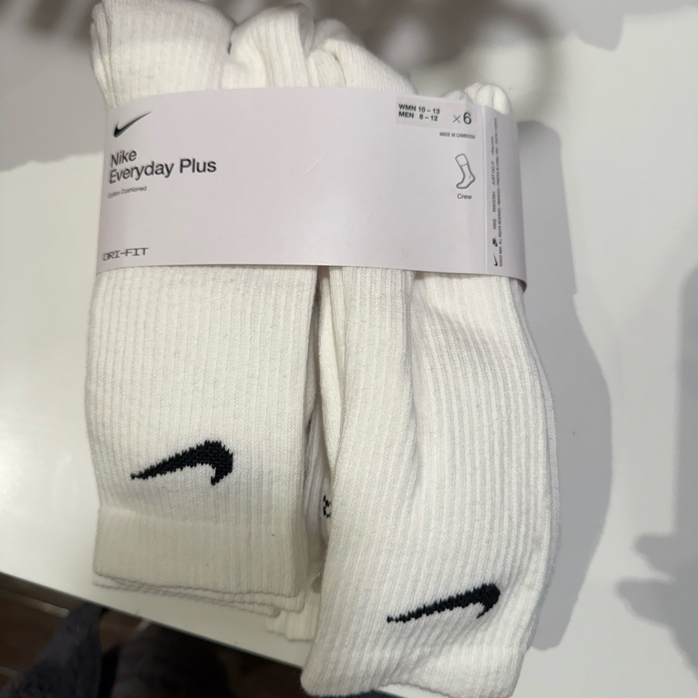 NWT Nike Everyday Plus Socks W10-13 M8-12
